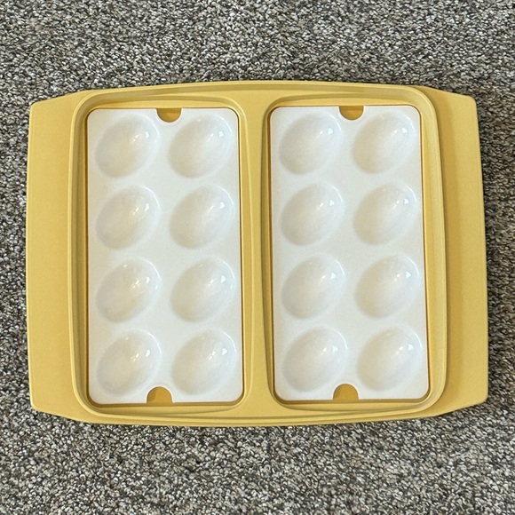 4 PC VINTAGE TUPPERWARE GOLD DEVILED EGG KEEPER CARRIER SERVER TRAY ~ LOOKS NEW - Picture 4 of 12